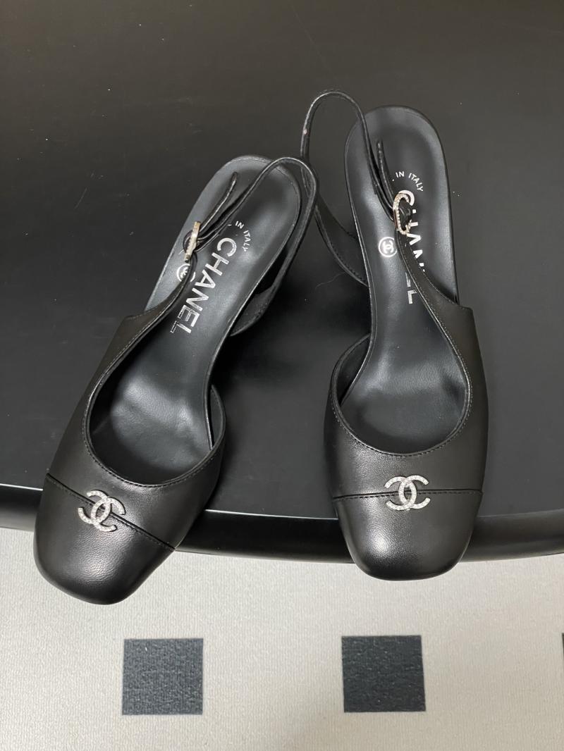 Chanel Pumps DCB121906