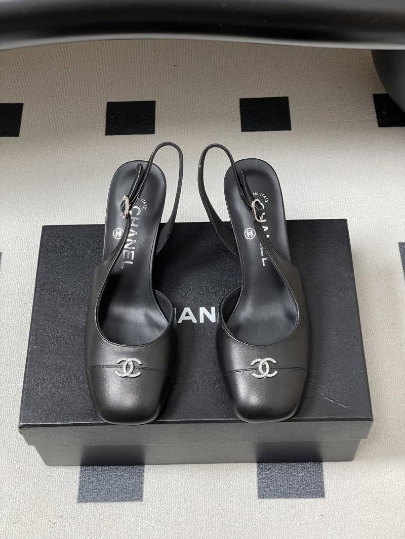 Chanel Pumps DCB121906