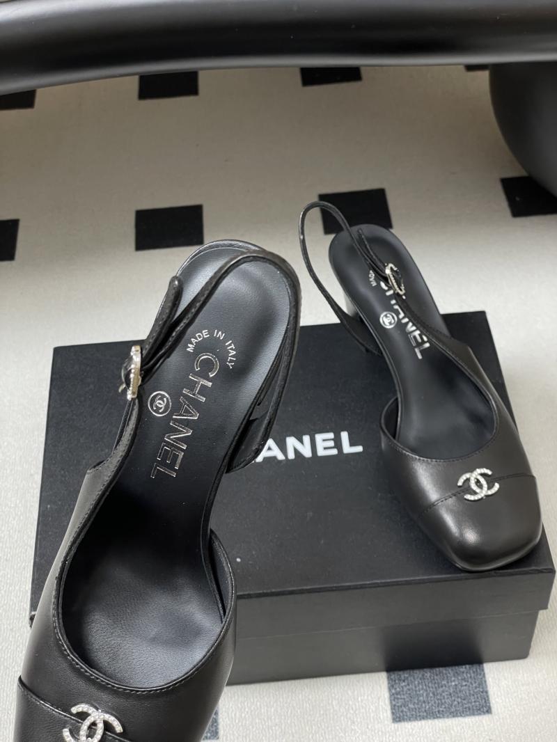 Chanel Pumps DCB121906