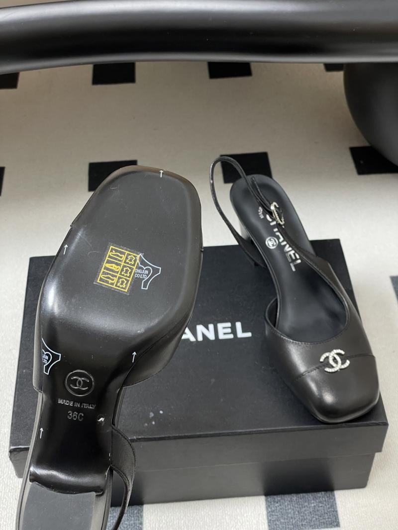 Chanel Pumps DCB121906