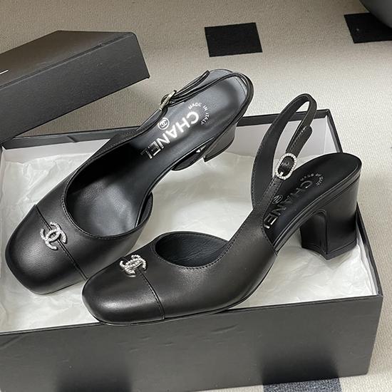 Chanel Pumps DCB121906