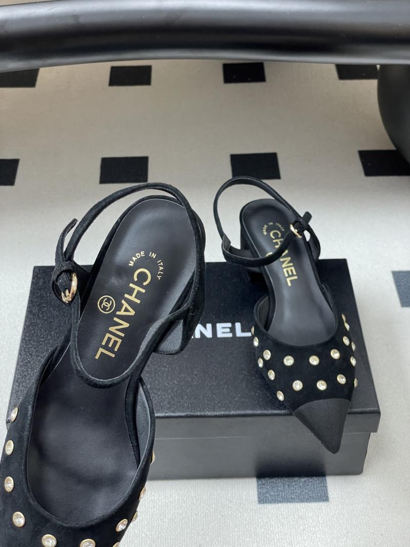 Chanel Pumps DCB121911