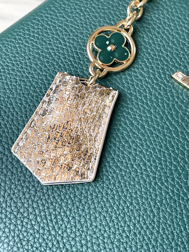 Louis Vuitton Capucines BB Green N89369