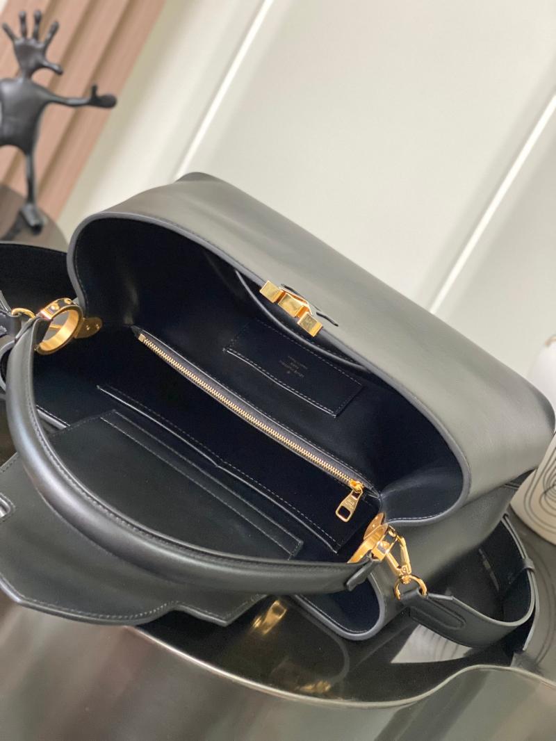 Louis Vuitton Capucines GM Souple Black M24607