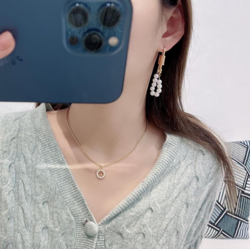 Louis Vuitton Earrings YLE120608