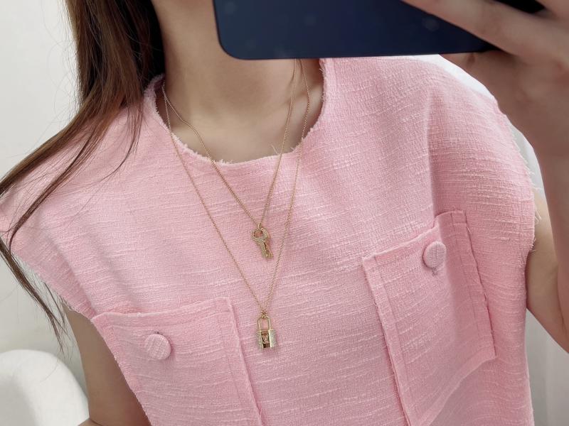 Louis Vuitton Necklace YLE120607