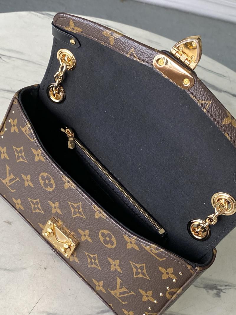 Louis Vuitton Trunkie East West M27266