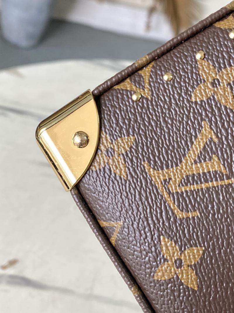 Louis Vuitton Trunkie East West M27266