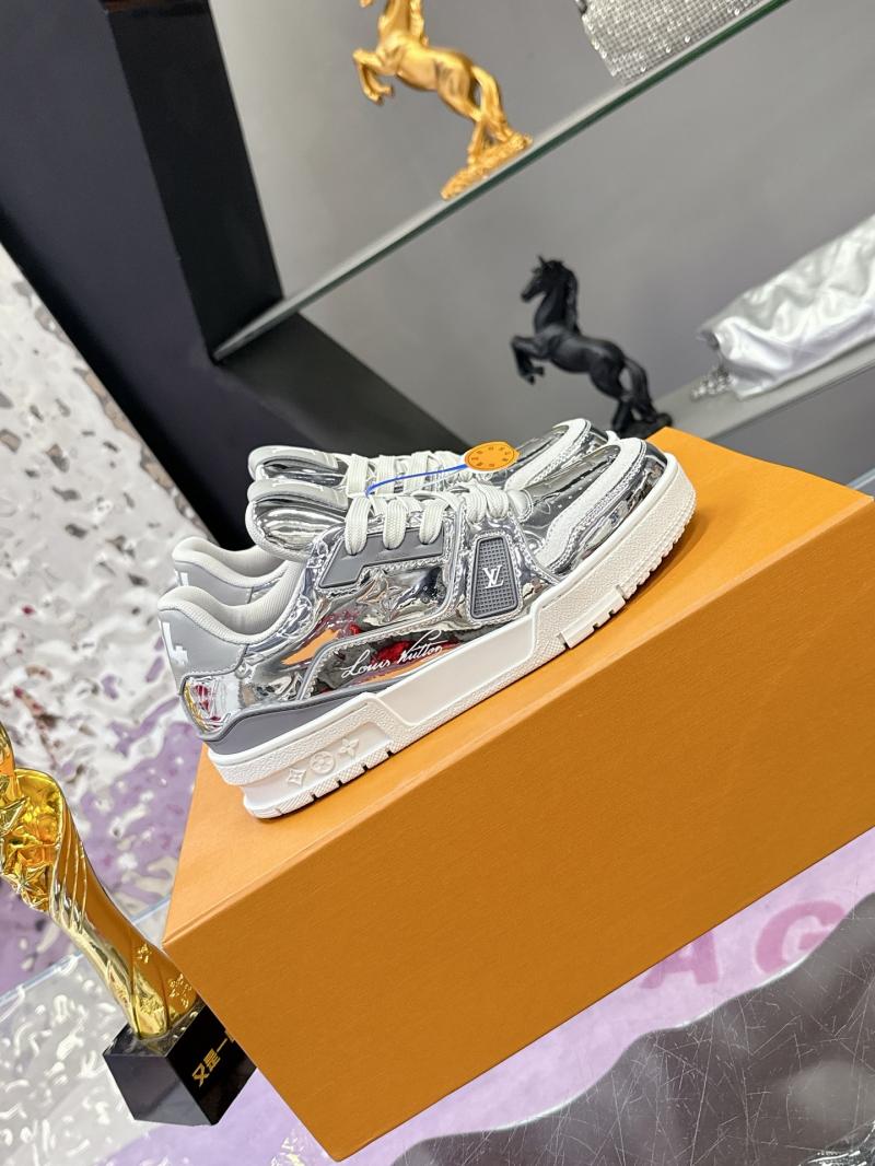 Louis Vuitton Unisex Sneakers MLS120901