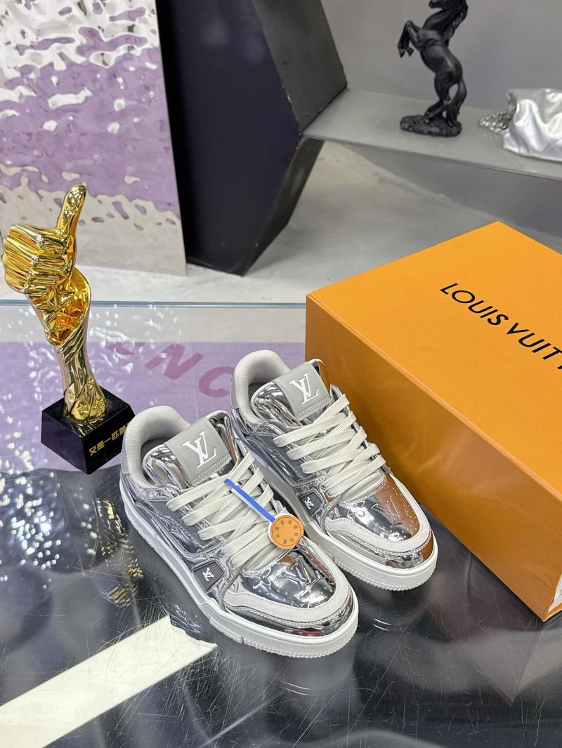 Louis Vuitton Unisex Sneakers MLS120901