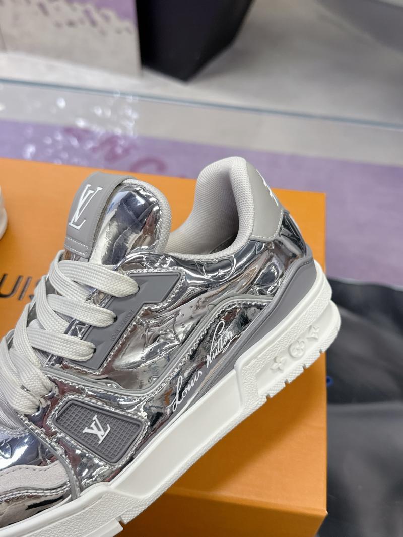 Louis Vuitton Unisex Sneakers MLS120901