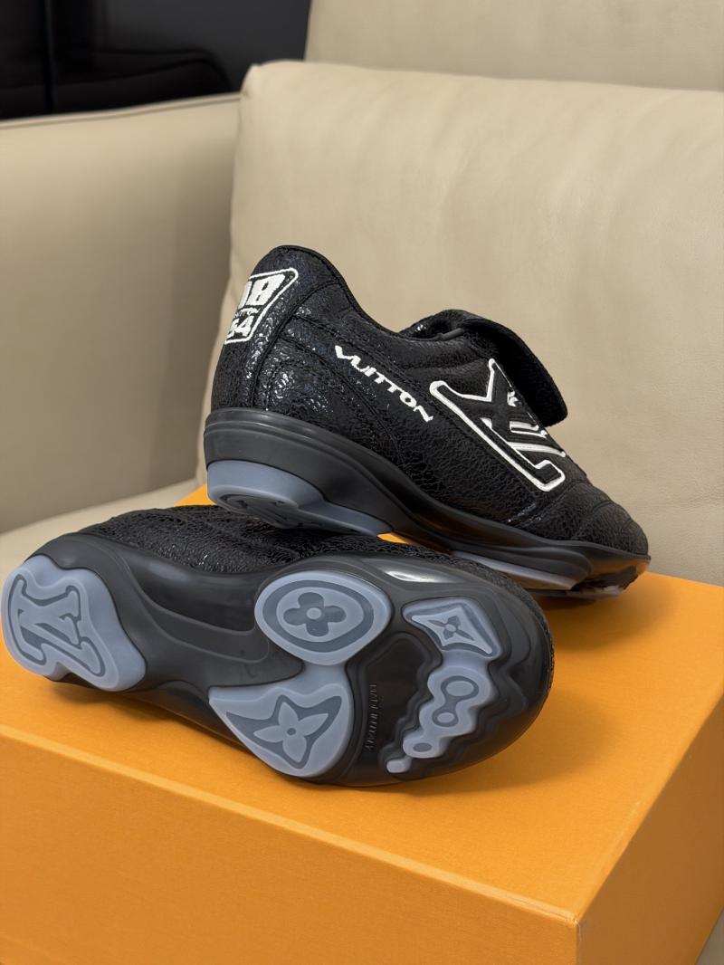 Louis Vuitton Unisex Sneakers YLS120902