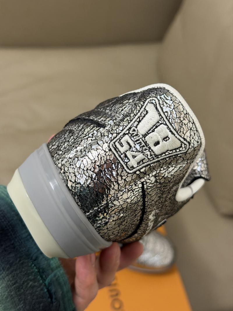 Louis Vuitton Unisex Sneakers YLS120903