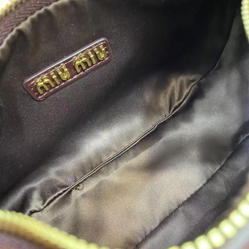 Miu Miu Wander Hobo Bag Burgundy 5BC125