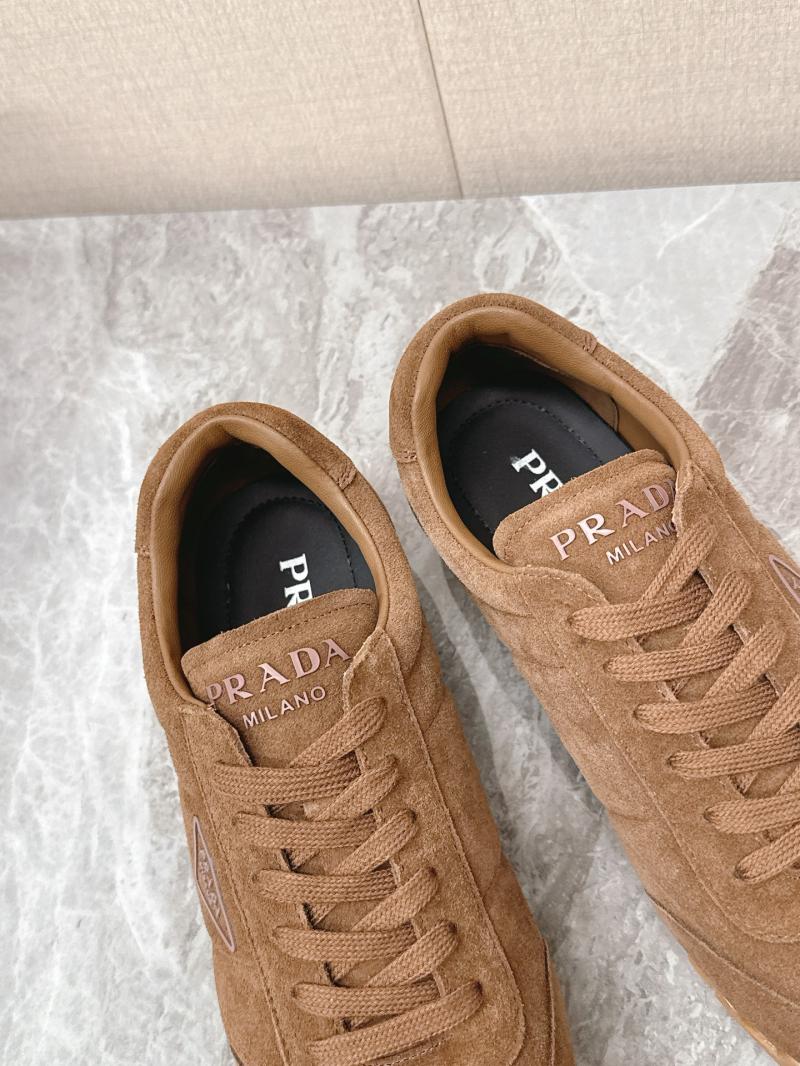 Prada Sneakers DCB121924