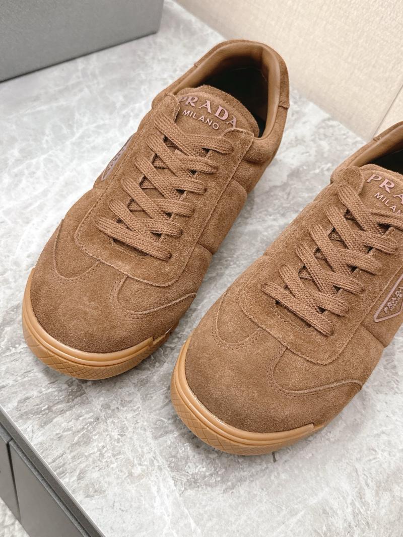 Prada Sneakers DCB121924