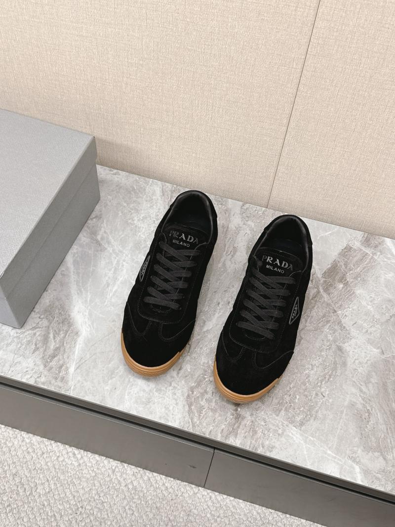 Prada Sneakers DCB121925