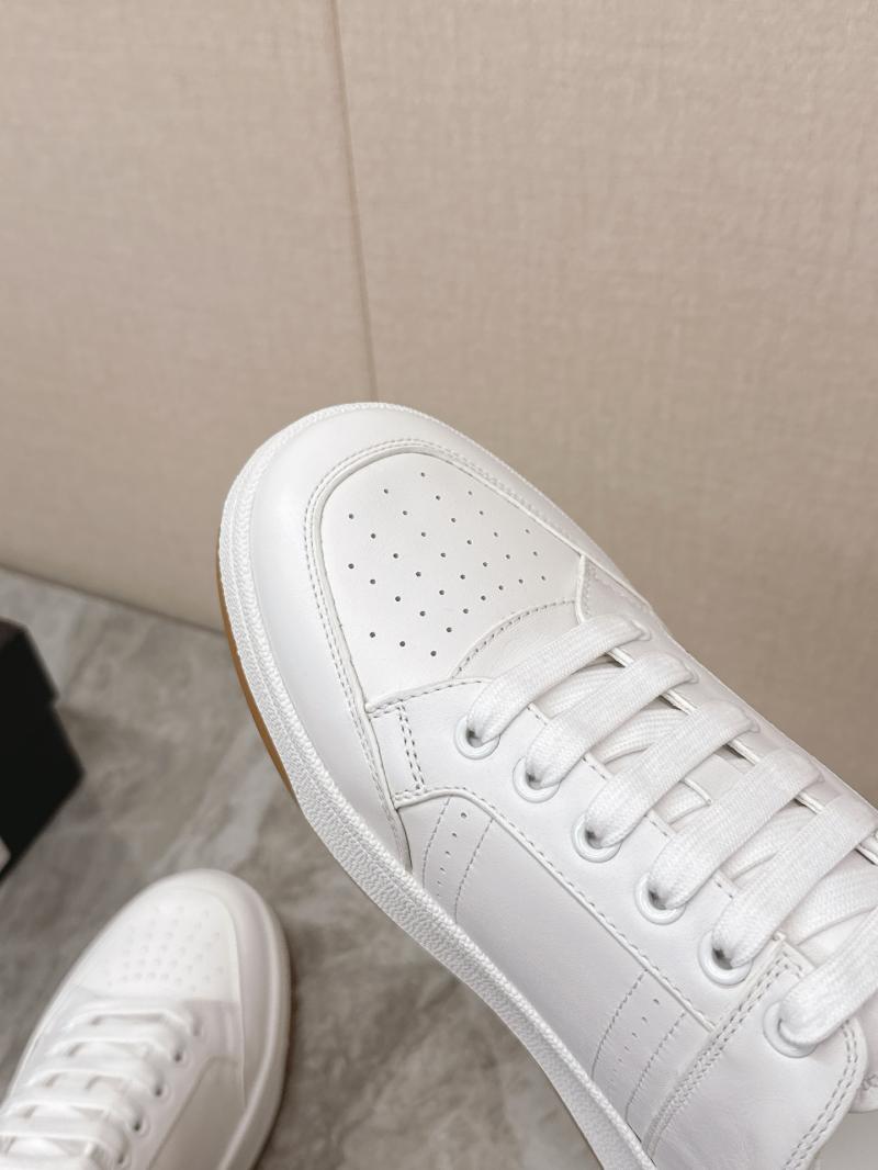 Saint Laurent Sneakers DCB121916