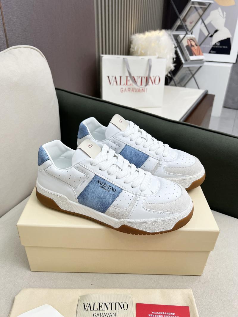 Valentino Sneakers DCB121926