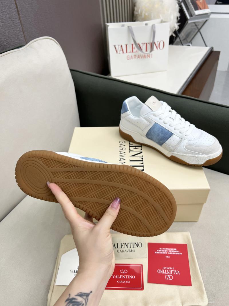 Valentino Sneakers DCB121926