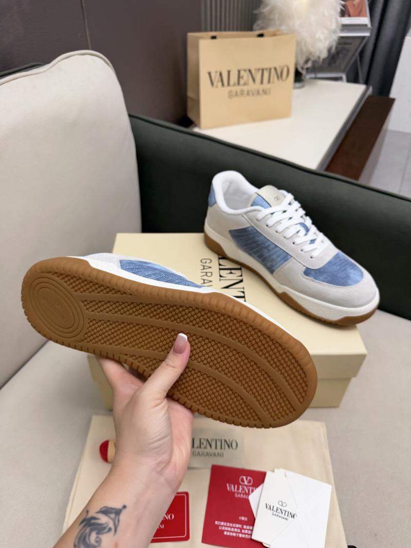 Valentino Sneakers DCB121927