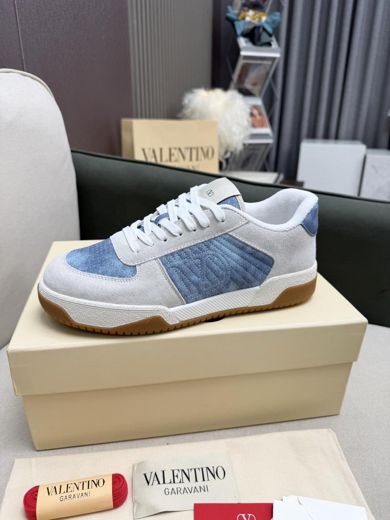 Valentino Sneakers DCB121927