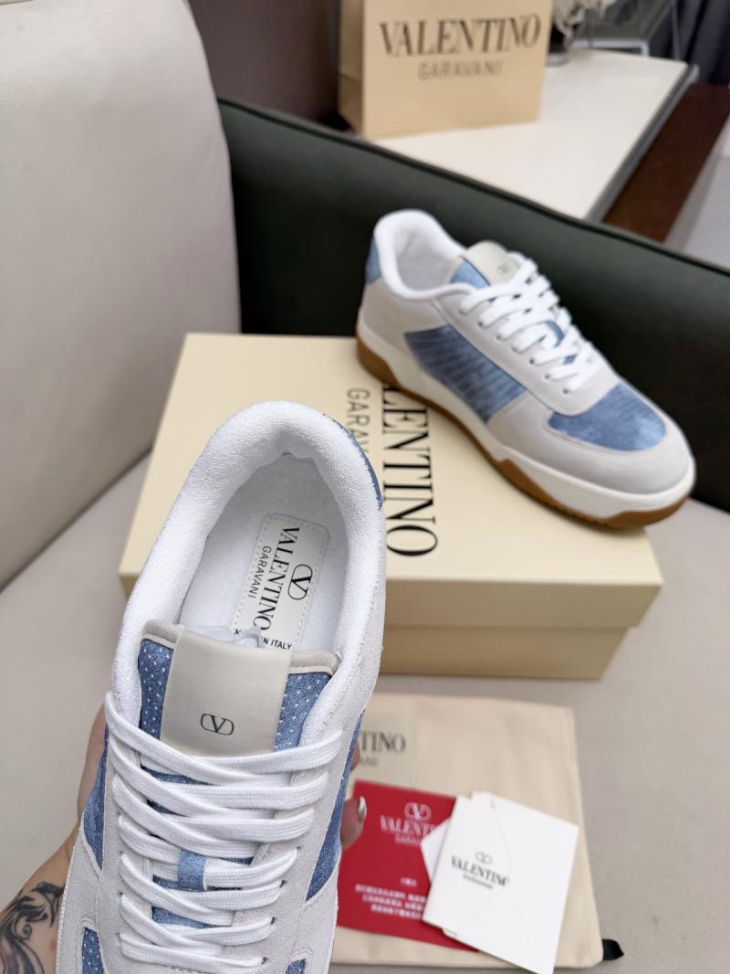 Valentino Sneakers DCB121927