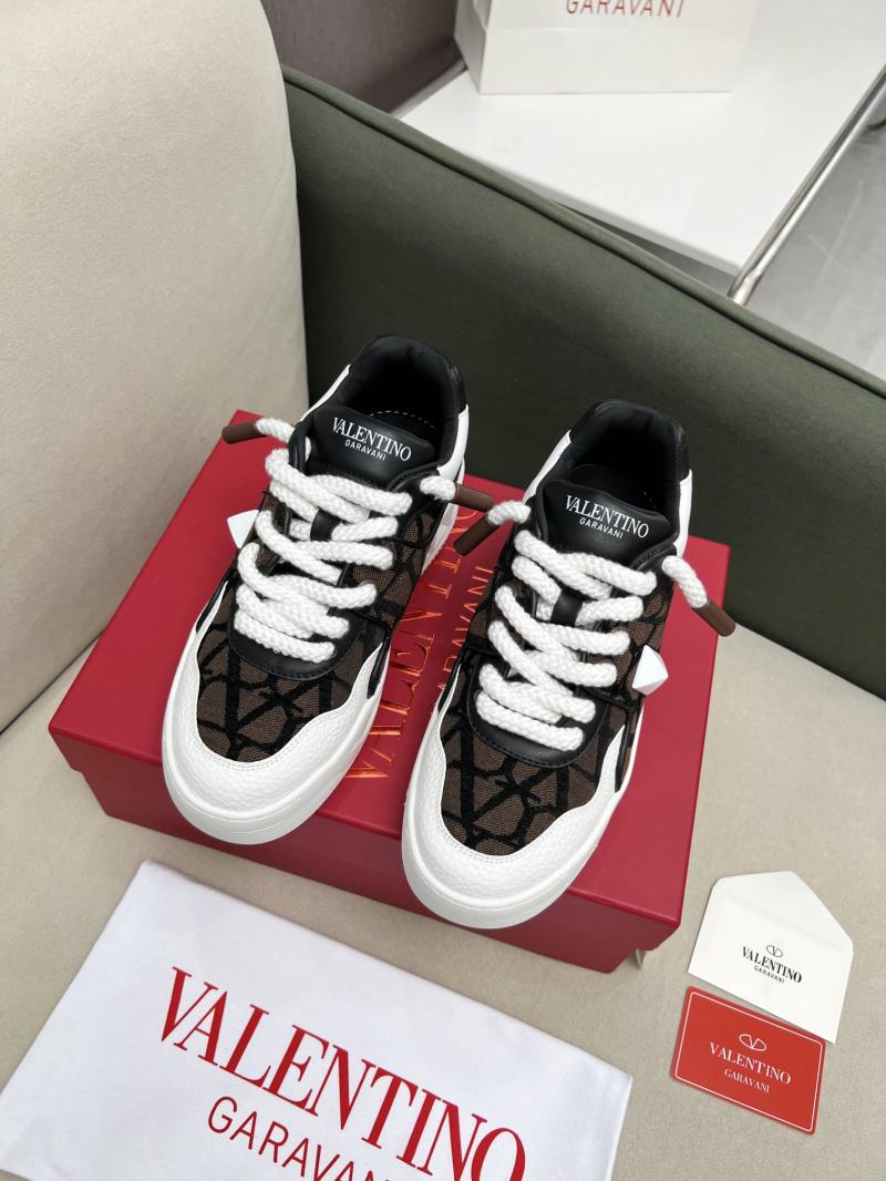 Valentino Unisex Sneakers DCB121928