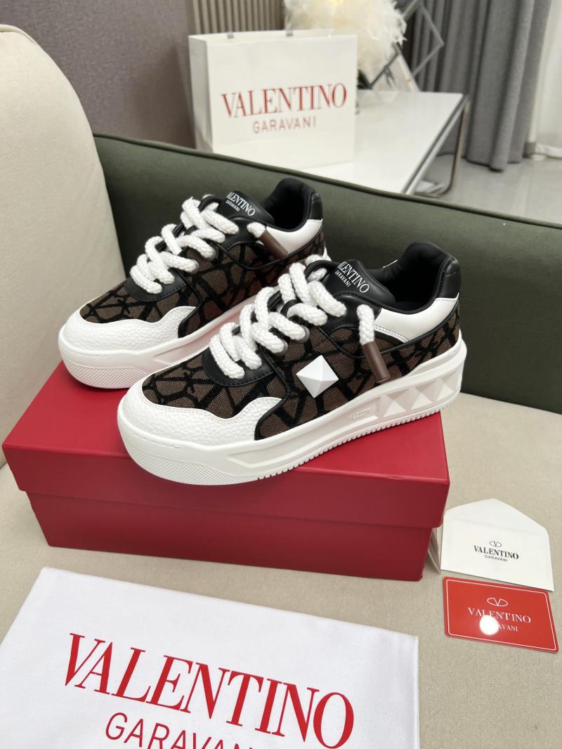 Valentino Unisex Sneakers DCB121928