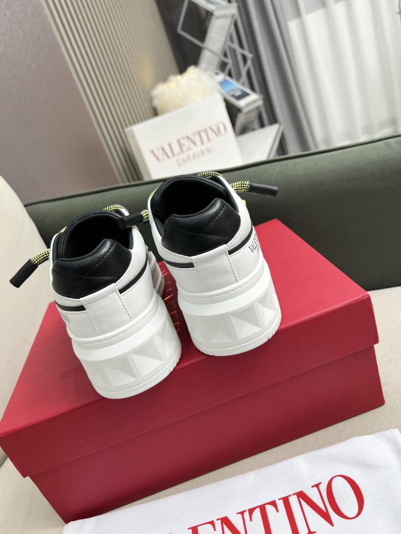 Valentino Unisex Sneakers DCB121930