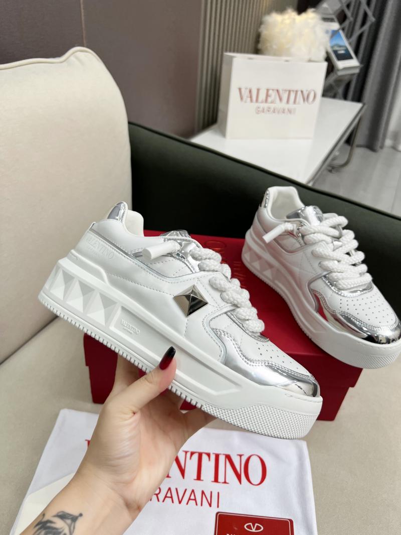 Valentino Unisex Sneakers DCB121931