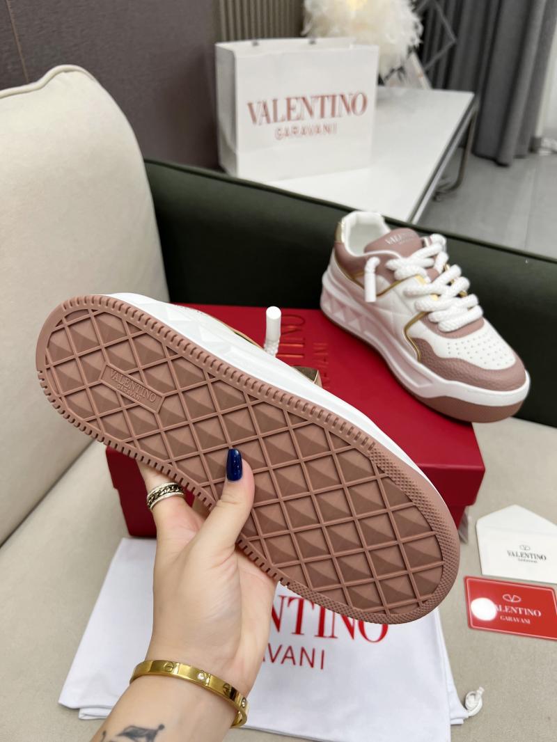 Valentino Unisex Sneakers DCB121933