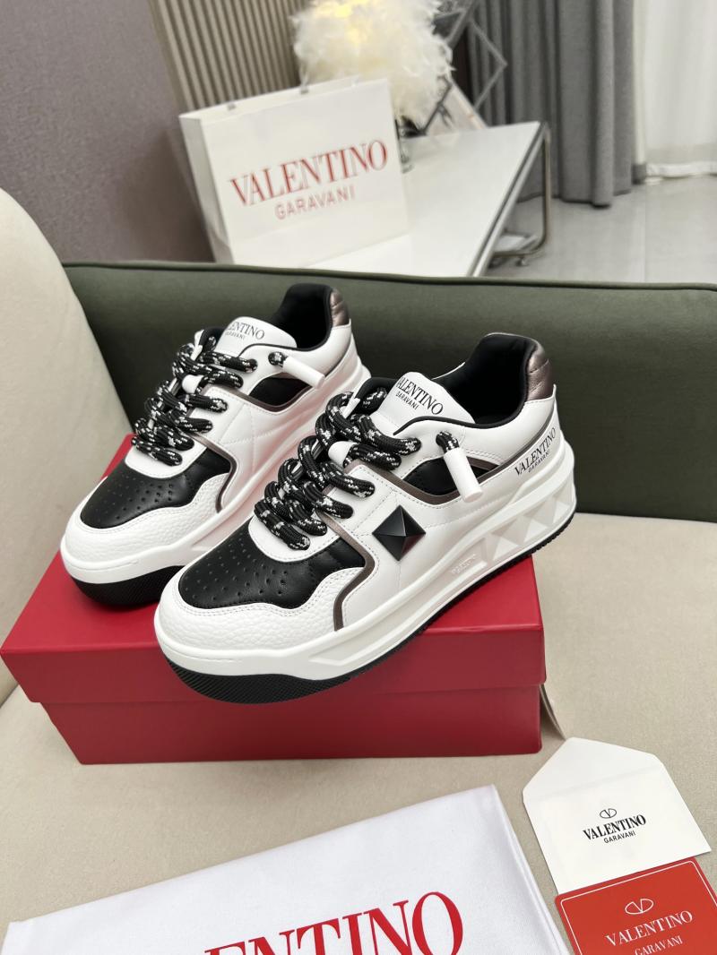 Valentino Unisex Sneakers DCB121935