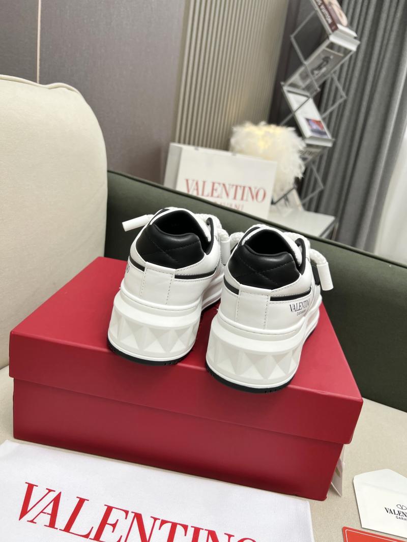 Valentino Unisex Sneakers DCB121936