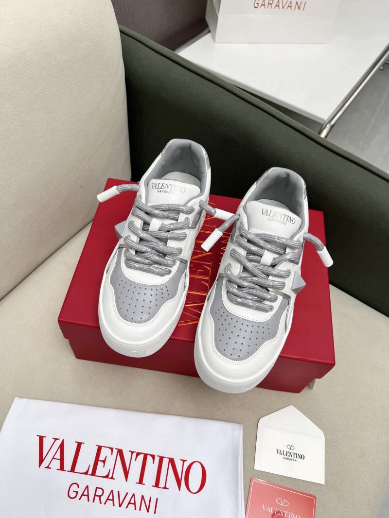 Valentino Unisex Sneakers DCB121937