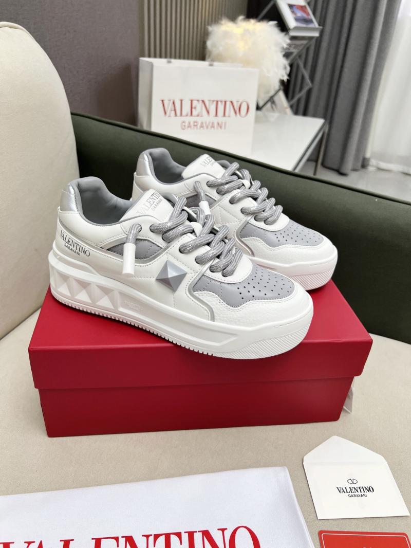 Valentino Unisex Sneakers DCB121937
