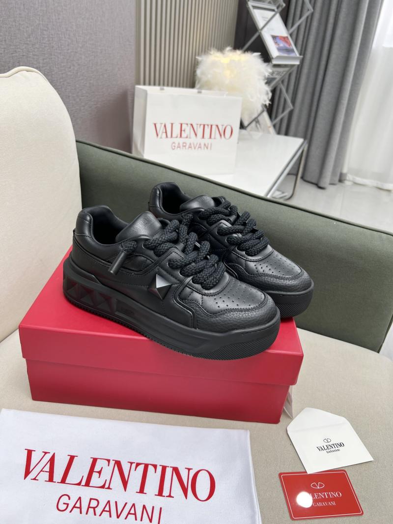 Valentino Unisex Sneakers DCB121942