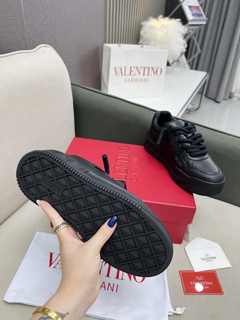 Valentino Unisex Sneakers DCB121942