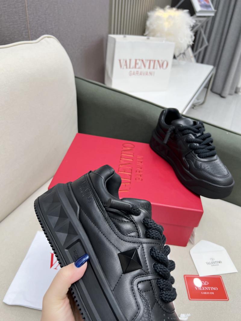 Valentino Unisex Sneakers DCB121942