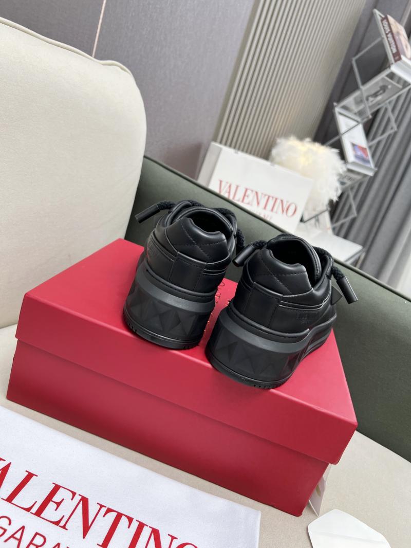 Valentino Unisex Sneakers DCB121942