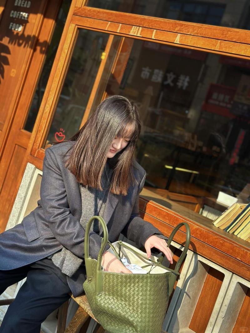 Bottega Veneta Large Pinacoteca Pickle 817166