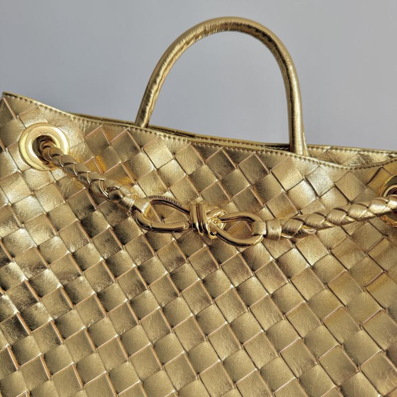 Bottega Veneta Medium Andiamo Gold B743572