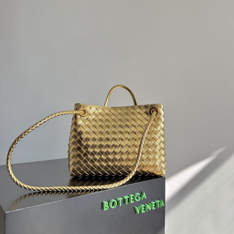 Bottega Veneta Medium Andiamo Gold B743572