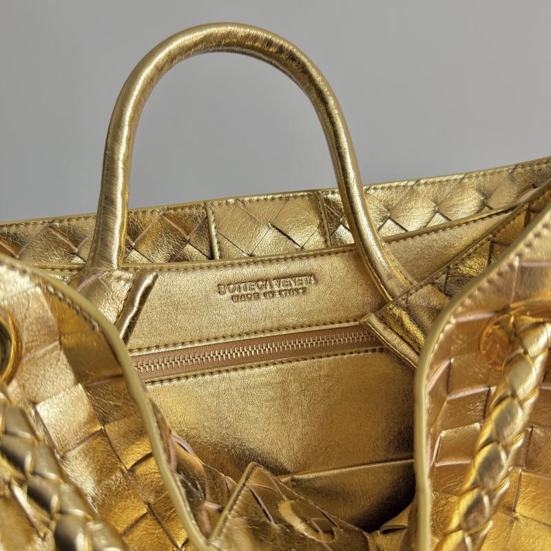 Bottega Veneta Medium Andiamo Gold B743572