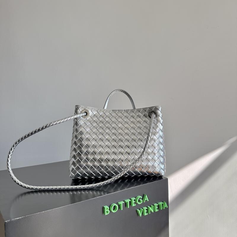Bottega Veneta Medium Andiamo Silver B743572