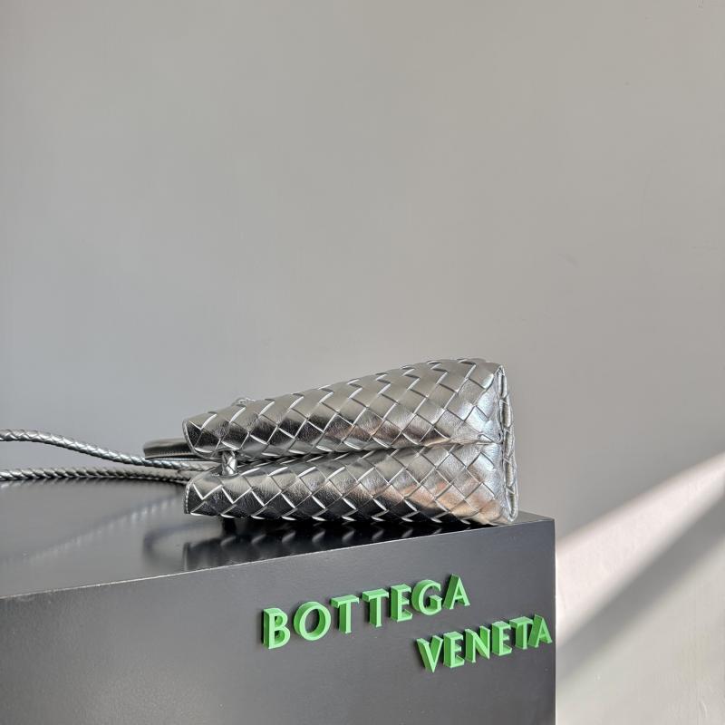Bottega Veneta Medium Andiamo Silver B743572
