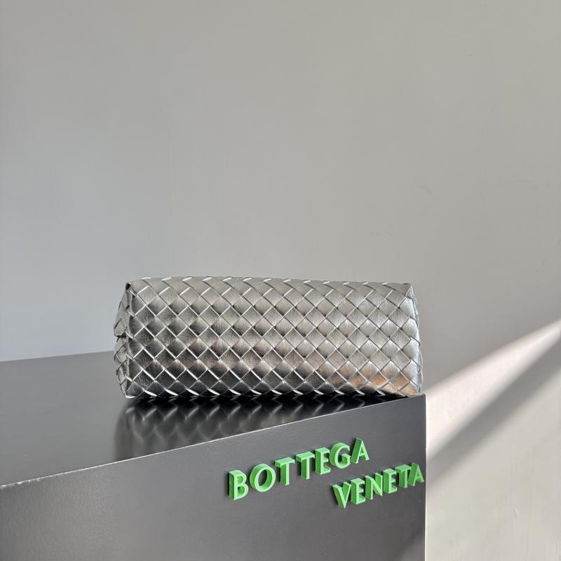 Bottega Veneta Medium Andiamo Silver B743572