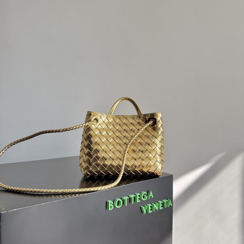 Bottega Veneta Small Andiamo Gold 743568