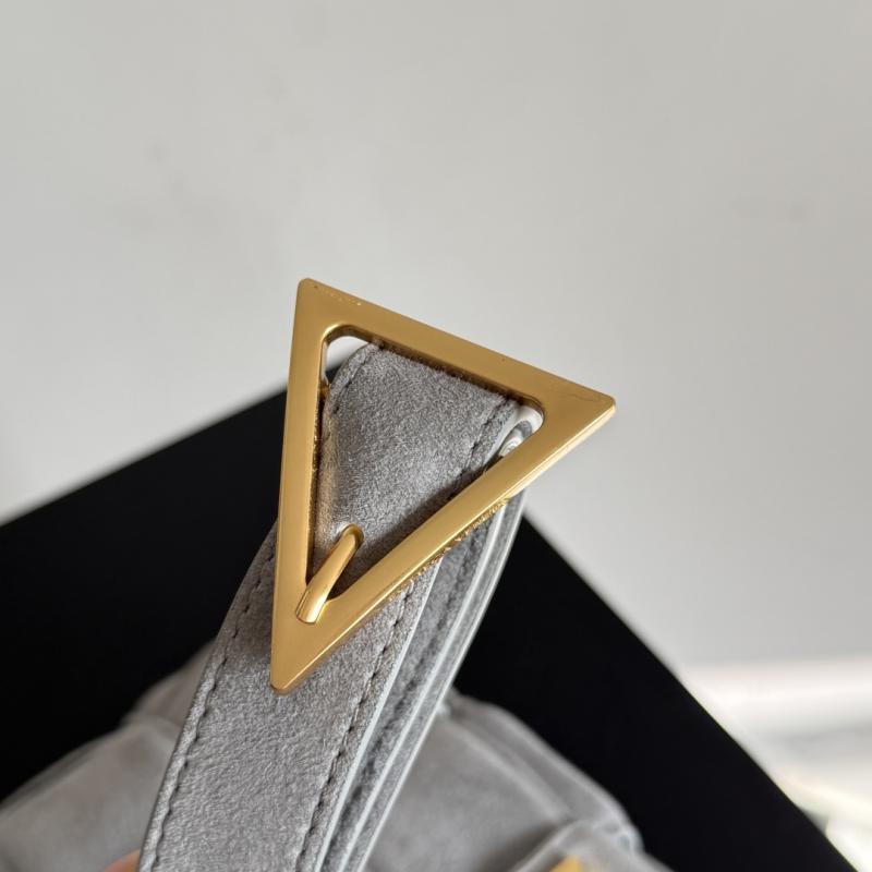 Bottega Veneta Suede Padded Cassette Grey 70026