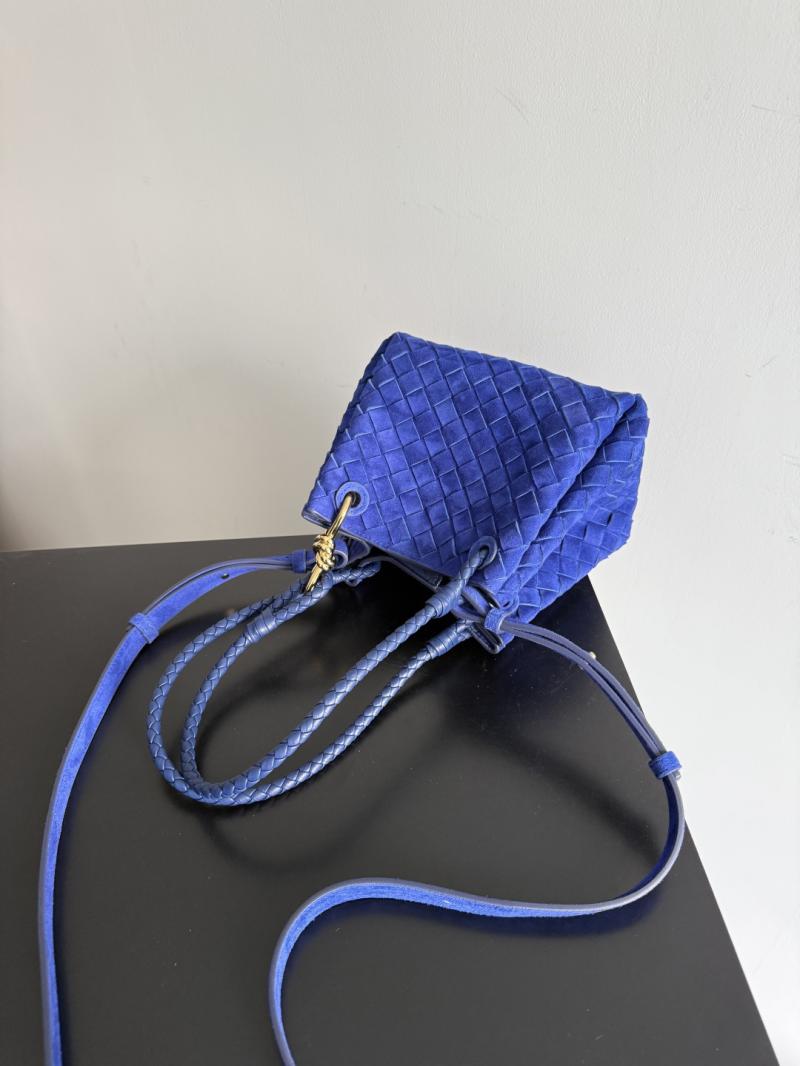 Bottega Veneta Suede Small Parachute Blue royal 796569